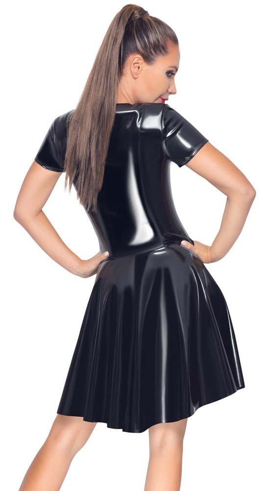 Kjole I Vinyl Med Lett Utsvingt Skjørt