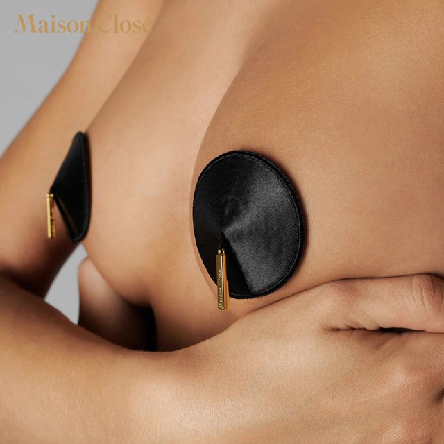 LES FETICHES NIPPIES NOIR