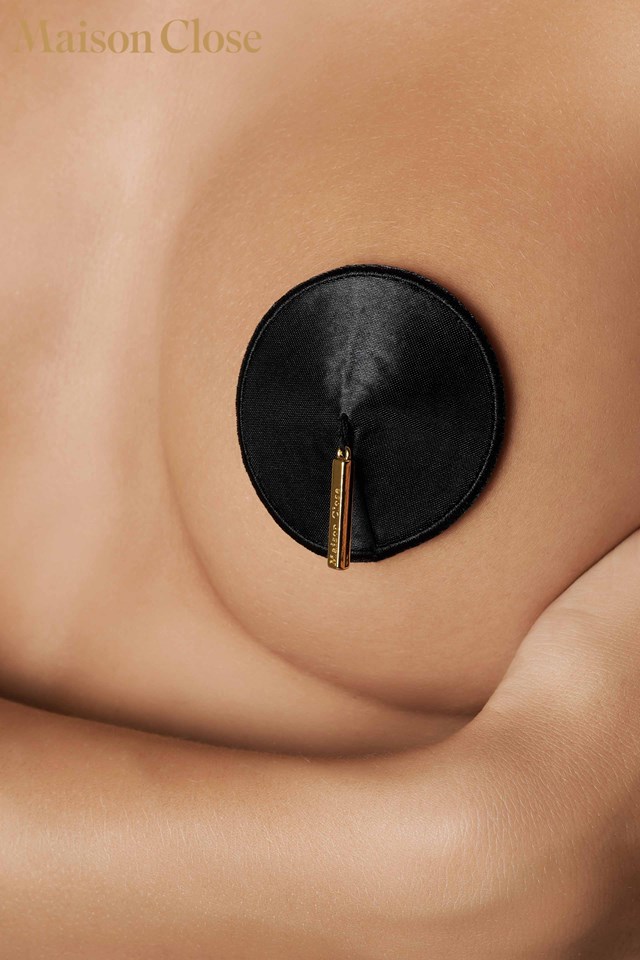 LES FETICHES NIPPIES NOIR