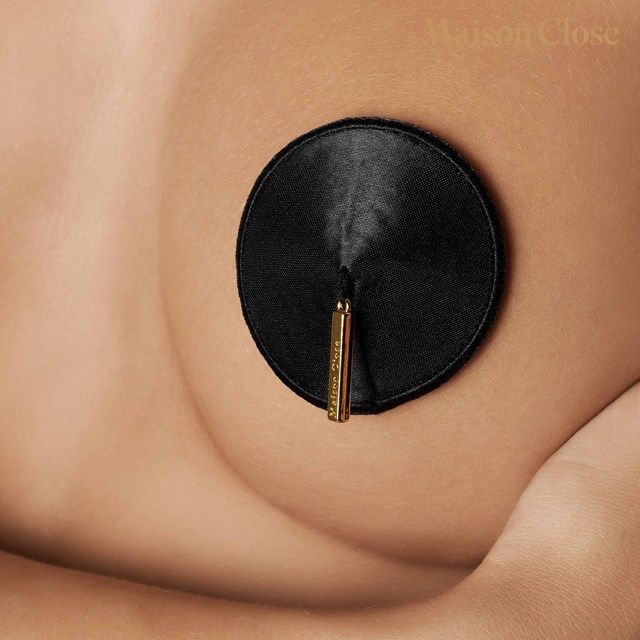 LES FETICHES NIPPIES NOIR