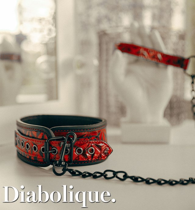 Diabolique Dark Red - Halsbånd med Kobbel