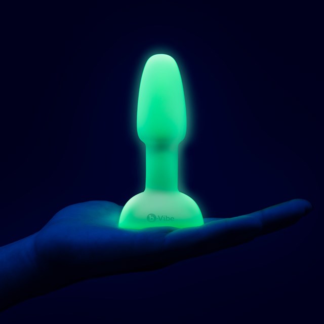 ASSTRONAUT GLOW-IN-THE-DARK BUTT PLAY SET