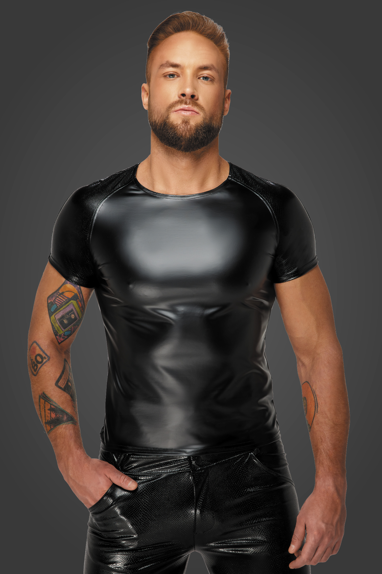 H070 Wetlook t-shirt with snake wetlook sleeves
