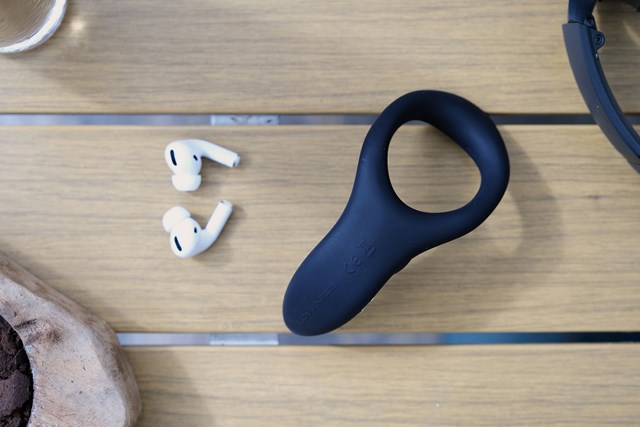 DIAMO VIBRATING COCK RING
